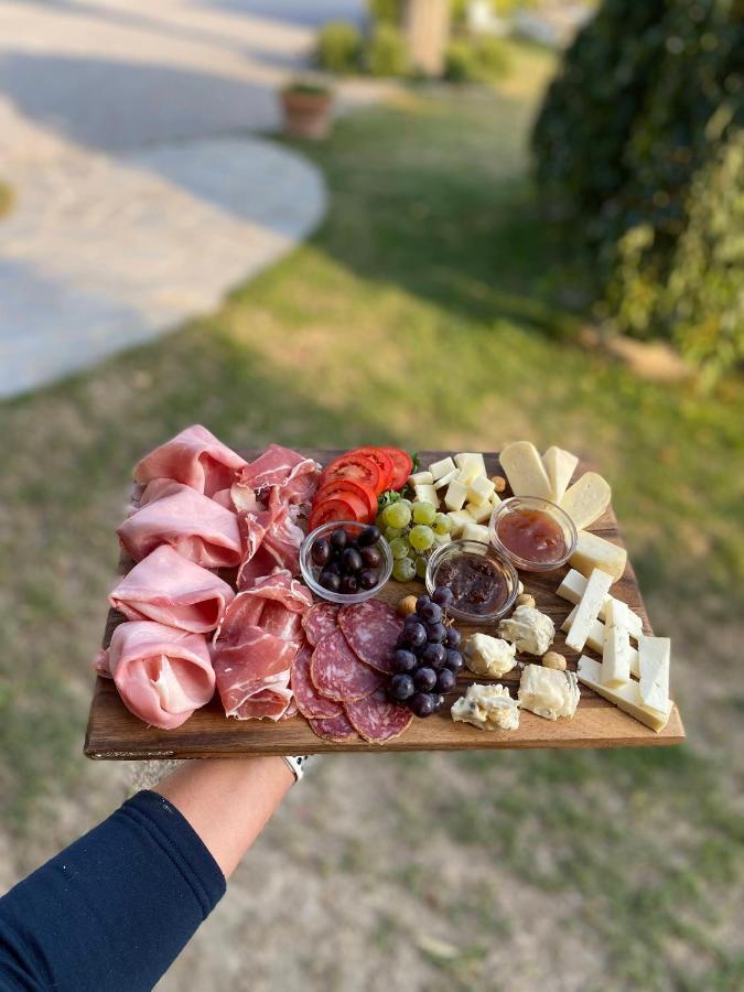 Cascina Rocca Agriturismo B&B La Morra Εξωτερικό φωτογραφία